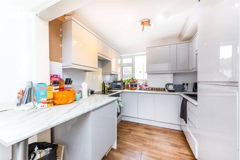 5 bedroom semi-detached house to rent, Lower Bevendean Avenue, Brighton BN2