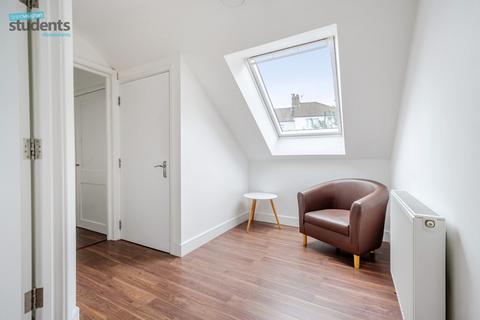 2 bedroom flat to rent, Carlyle Avenue, Brighton BN2