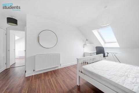 2 bedroom flat to rent, Carlyle Avenue, Brighton BN2