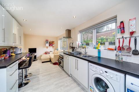 4 bedroom end of terrace house to rent, Thompson Road, Brighton BN1