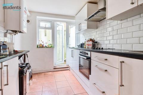 6 bedroom terraced house to rent, Lewes Road, Brighton BN2