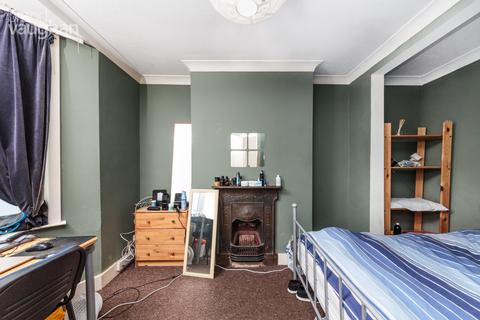 4 bedroom terraced house to rent, Park Crescent Road, Brighton BN2
