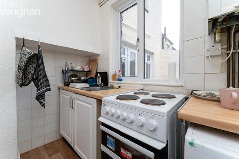 5 bedroom end of terrace house to rent, Crayford Road, Brighton BN2