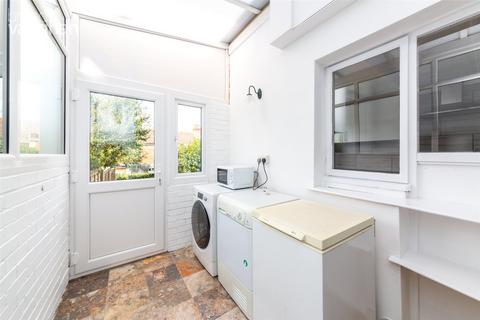 4 bedroom terraced house to rent, Buller Road, Brighton BN2