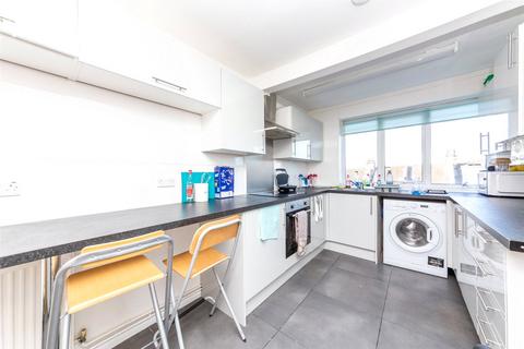 4 bedroom terraced house to rent, Ewhurst Road, Brighton BN2