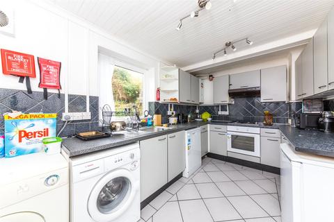 5 bedroom semi-detached house to rent, The Avenue, East Sussex BN2