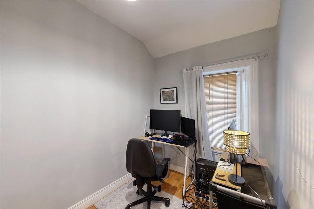 Bedroom/Study