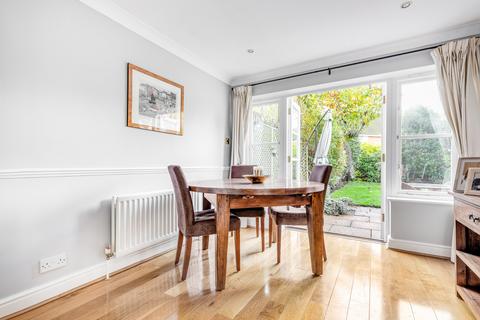 12 Bainbridge Close, Ham, Richmond, TW10 5JJ