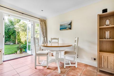 12 Bainbridge Close, Ham, Richmond, TW10 5JJ