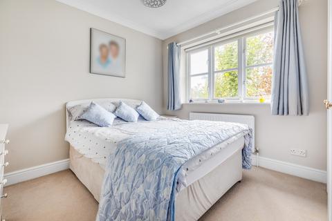12 Bainbridge Close, Ham, Richmond, TW10 5JJ