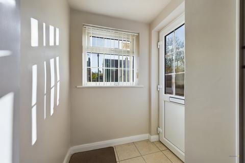 28 Redfern Road, Uttoxeter, ST14 7DJ