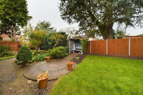 2 bedroom detached bungalow for sale - Church Street, Coton-in-the-Elms
