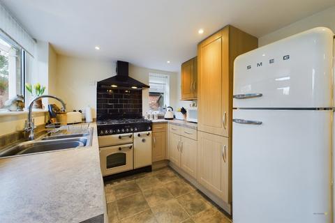27 Efflinch Lane, Barton Under Needwood, Burton-on-trent, DE13 8ET