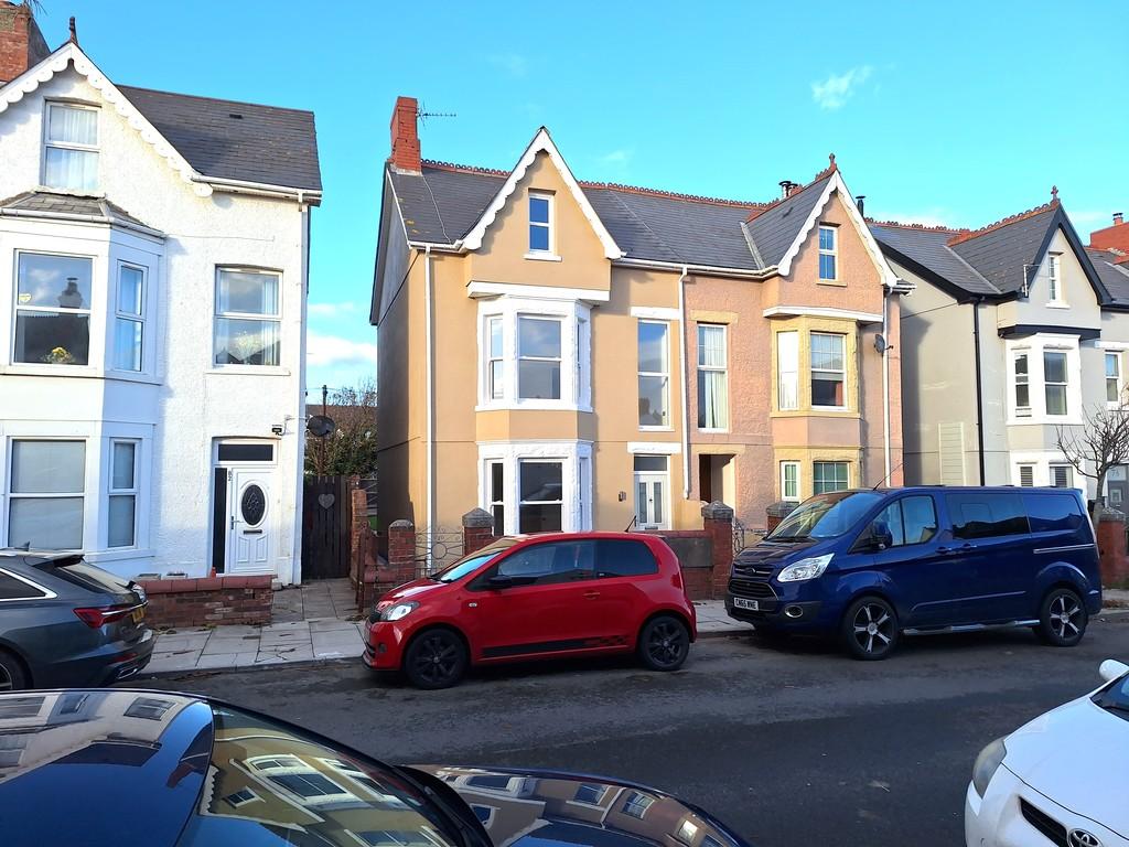 Victoria Avenue, Porthcawl CF36 5 bed semidetached house for sale £