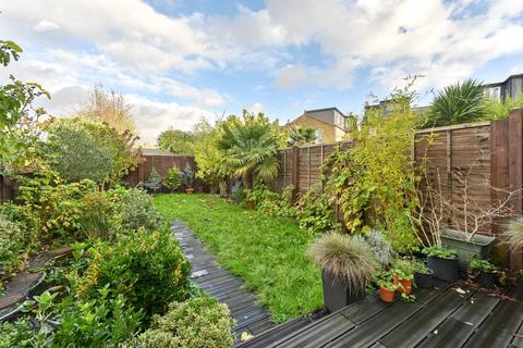 4 bedroom semi-detached house to rent - Underhill Road, East Dulwich, East Dulwich, London, SE22