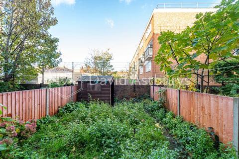 undefined, Milton Garden Estate, Stoke Newington, London