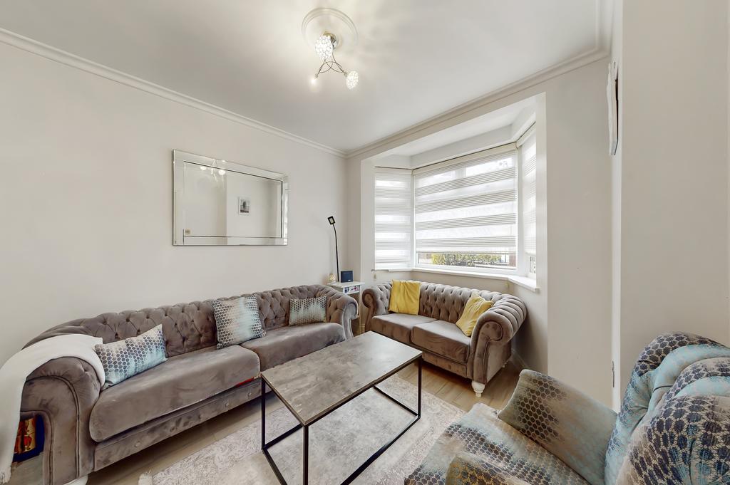 Dickerage Road, Kingston Upon Thames... 4 bed detached house £700,000