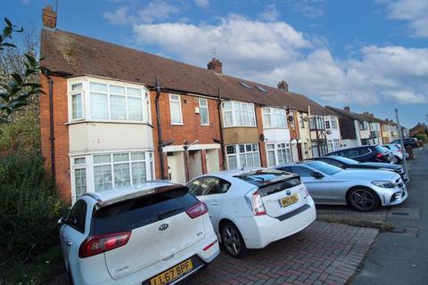 2 bedroom end of terrace house for sale, Trinity Road, Luton