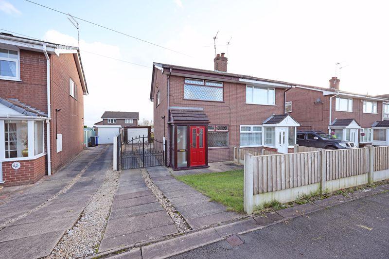 Whitehill Road, Kidsgrove 2 bed semidetached house £135,000