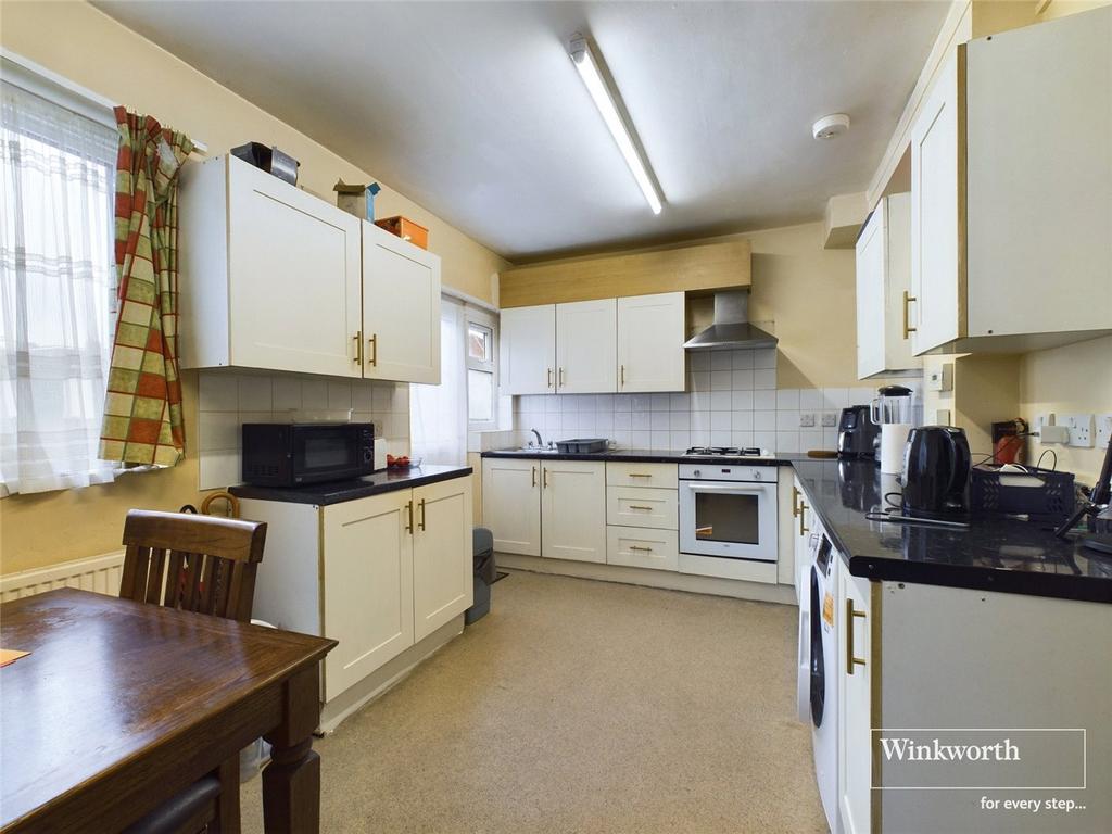 Kingsbury, Kingsbury NW9 3 bed terraced house for sale £550,000