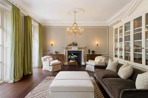 3 bedroom flat for sale, Buckingham Gate London SW1E