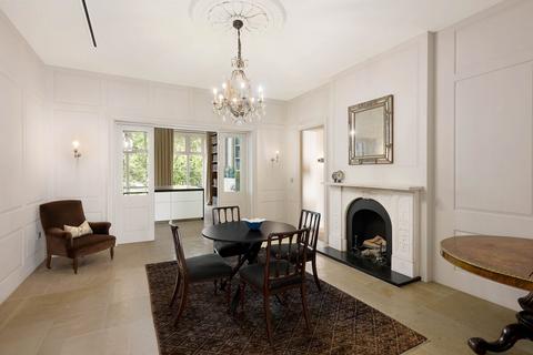 3 bedroom flat for sale, Buckingham Gate London SW1E