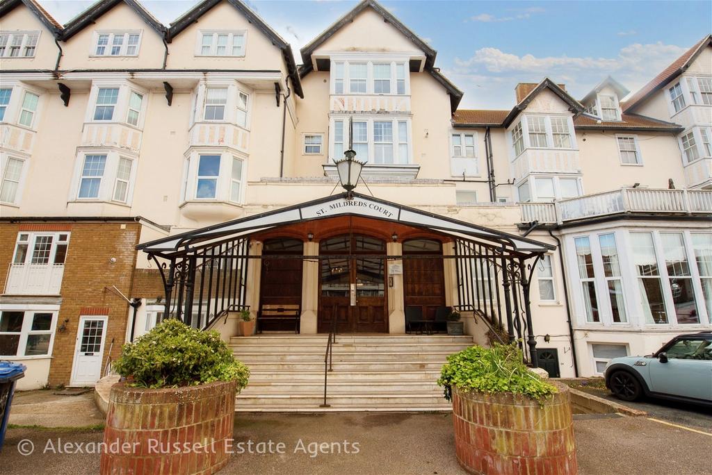 St Mildreds Court, Beach Road, WestgateonSea, CT8 2 bed flat for sale