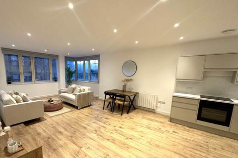 2 bedroom flat to rent - Perrymount Road, Haywards Heath,