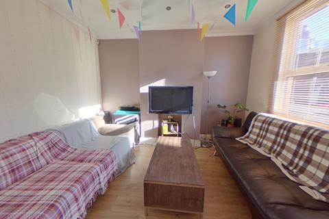 5 bedroom terraced house to rent, 106 Royal Park Road, Hyde Park, Leeds LS6