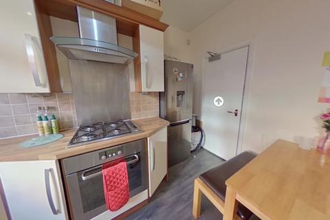 5 bedroom terraced house to rent, 106 Royal Park Road, Hyde Park, Leeds LS6