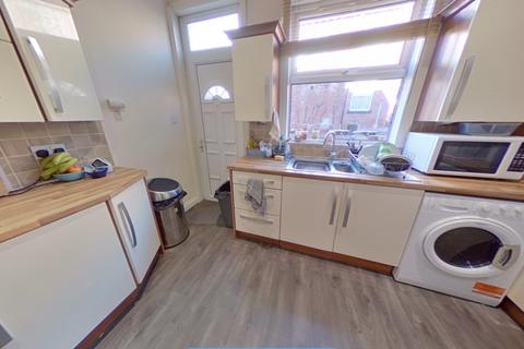 5 bedroom terraced house to rent, 106 Royal Park Road, Hyde Park, Leeds LS6