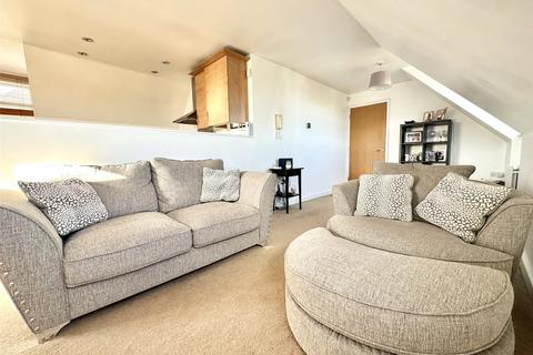 1 bedroom flat for sale, Sandpiper Close, Greenhithe, Kent, DA9