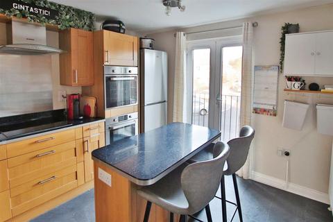 3 bedroom semi-detached house for sale, Peckham Close, Titchfield Common