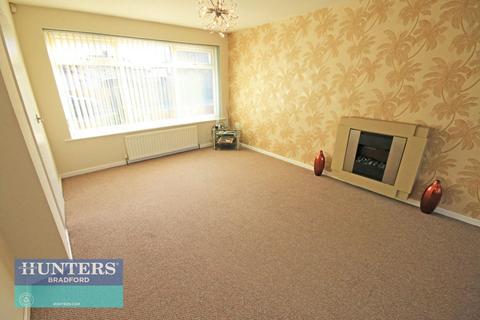 3 bedroom terraced house for sale, Moorcroft Drive, Bradford, West Yorkshire, BD4 6NJ