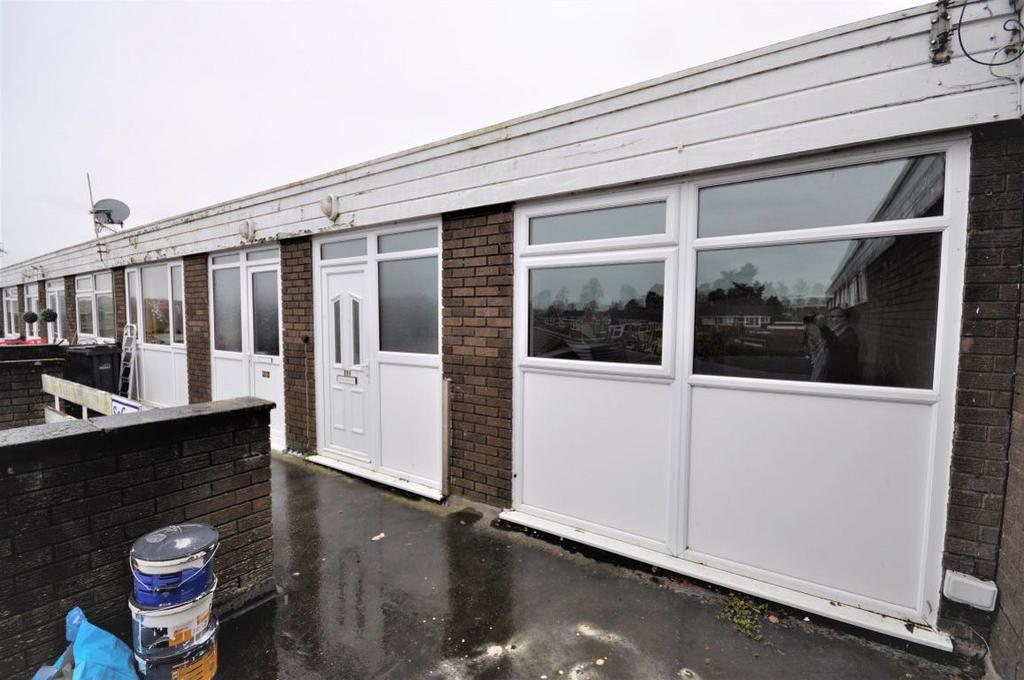 Lawnswood Road, Wordsley 2 bed flat £650 pcm (£150 pw)