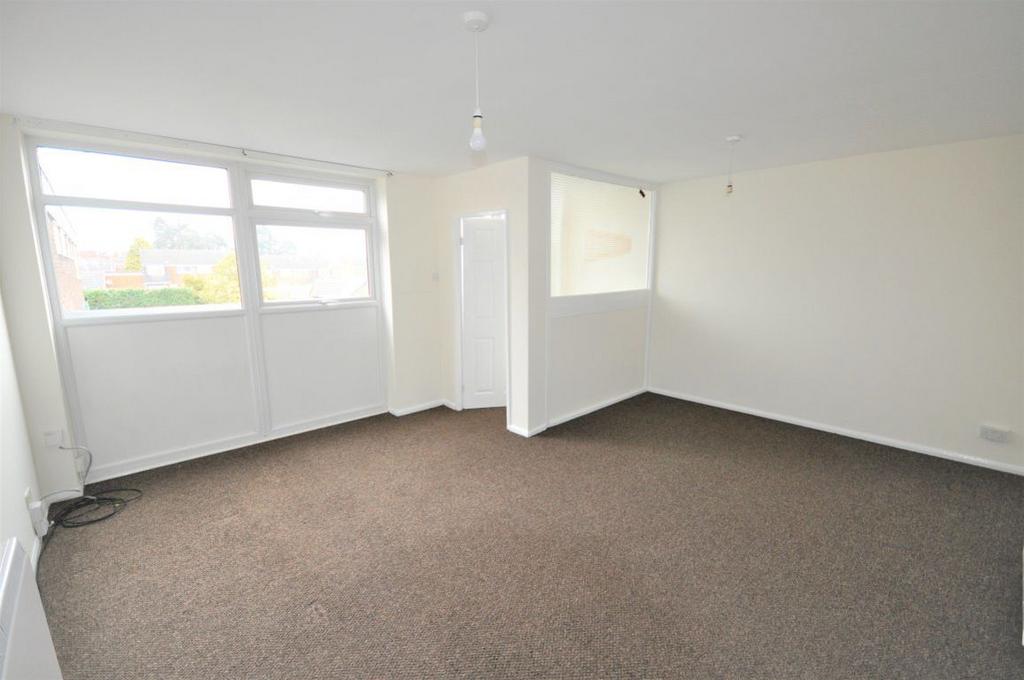 Lawnswood Road, Wordsley 2 bed flat £650 pcm (£150 pw)