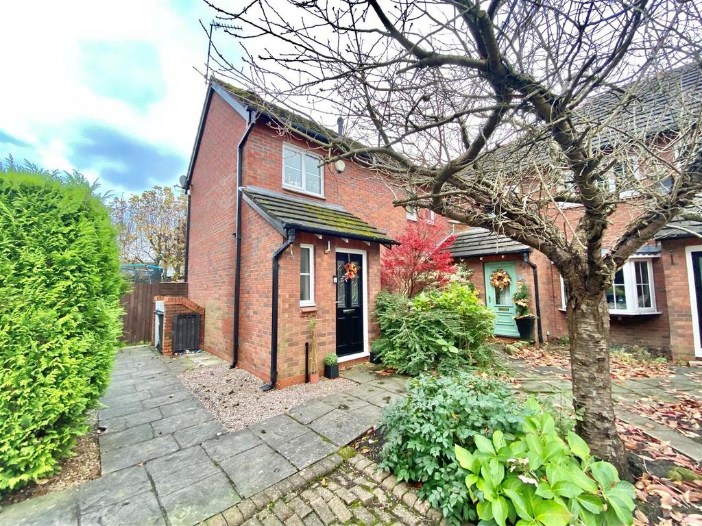 Sutton Close, Macclesfield 3 bed mews for sale £222,500