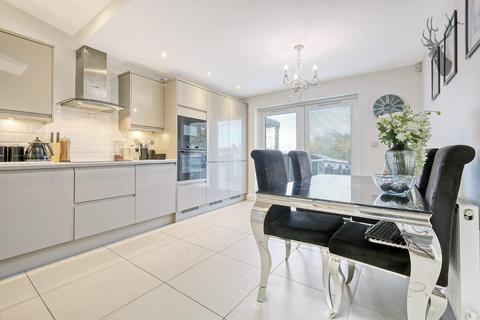 3 Lambourne Square, Lambourne End, Romford, RM4 1NJ