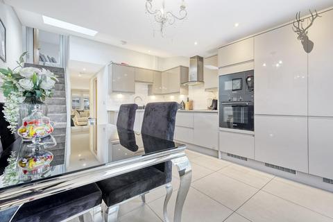 3 Lambourne Square, Lambourne End, Romford, RM4 1NJ