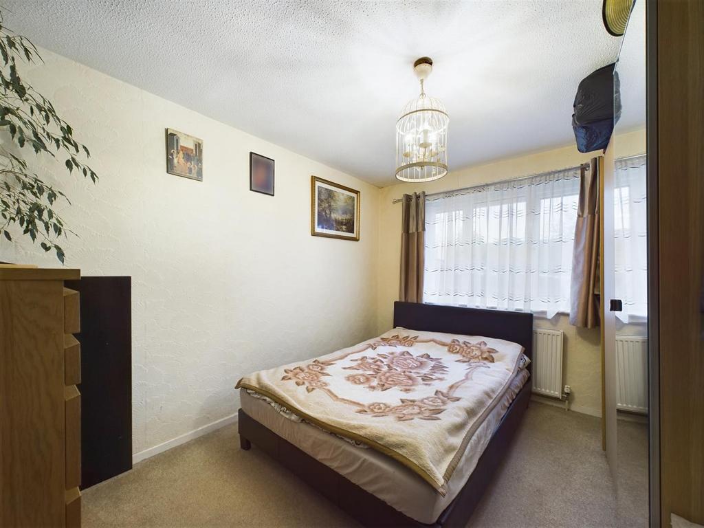 Bedroom: