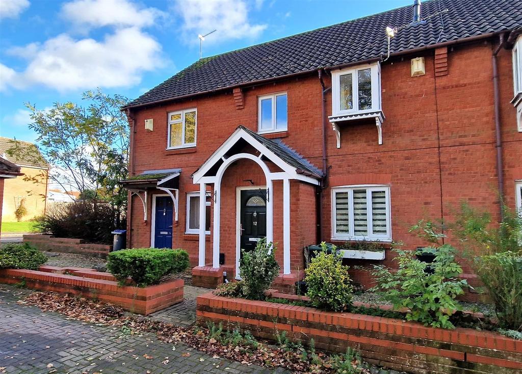 Blackthorn Mews, Chippenham 3 bed terraced house for sale £270,000