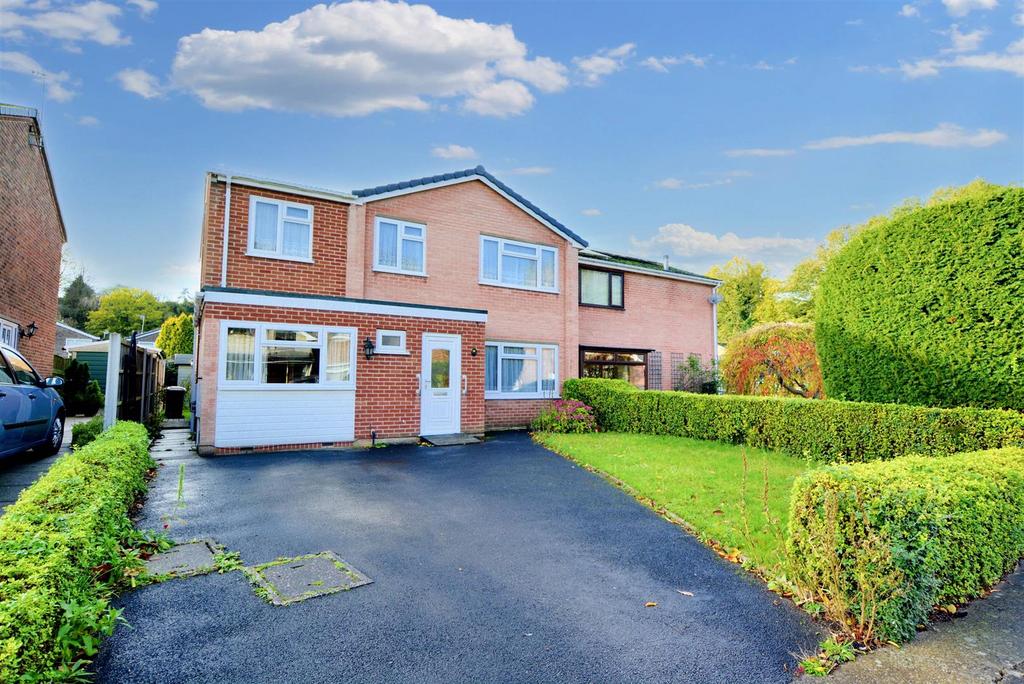 Leamington Drive, Beeston, Nottingham 4 bed semidetached house for