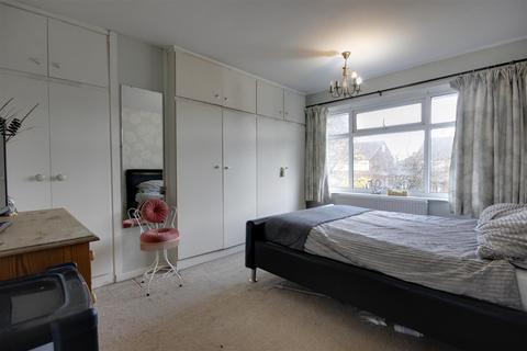 3 bedroom semi-detached house for sale - Arncliffe Way, Cottingham