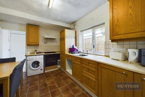 4 bedroom terraced house to rent, Langhorn Road, Southampton