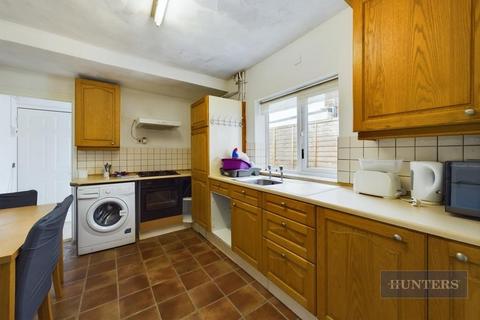 4 bedroom terraced house to rent, Langhorn Road, Southampton