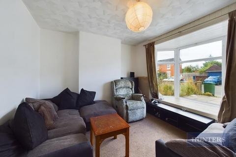 4 bedroom terraced house to rent, Langhorn Road, Southampton