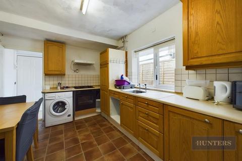 4 bedroom terraced house to rent, Langhorn Road, Southampton