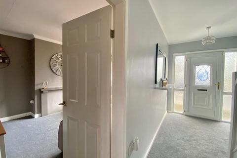 9 Bracken Close, Brighouse, HD6 2HT