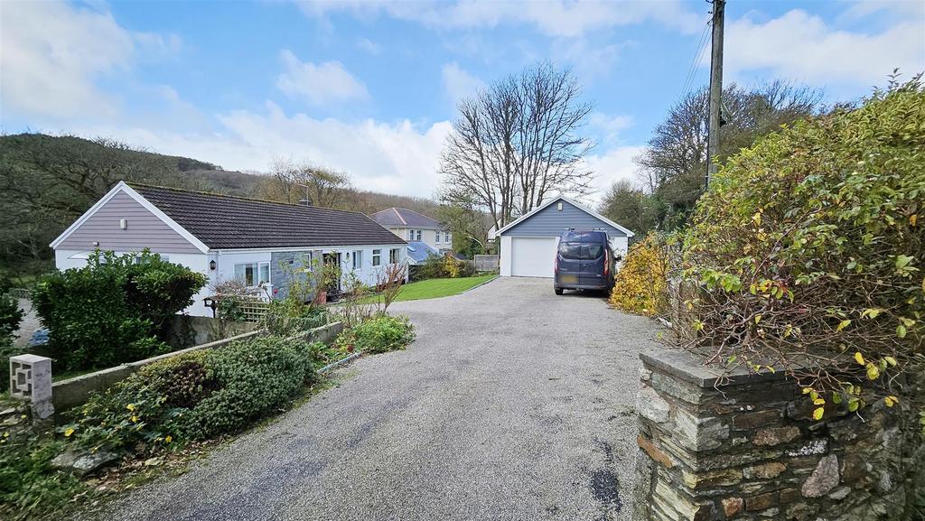 Property, Driveway &amp; Double Garage