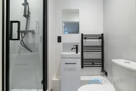 Studio to rent - Munden Street, London, W14